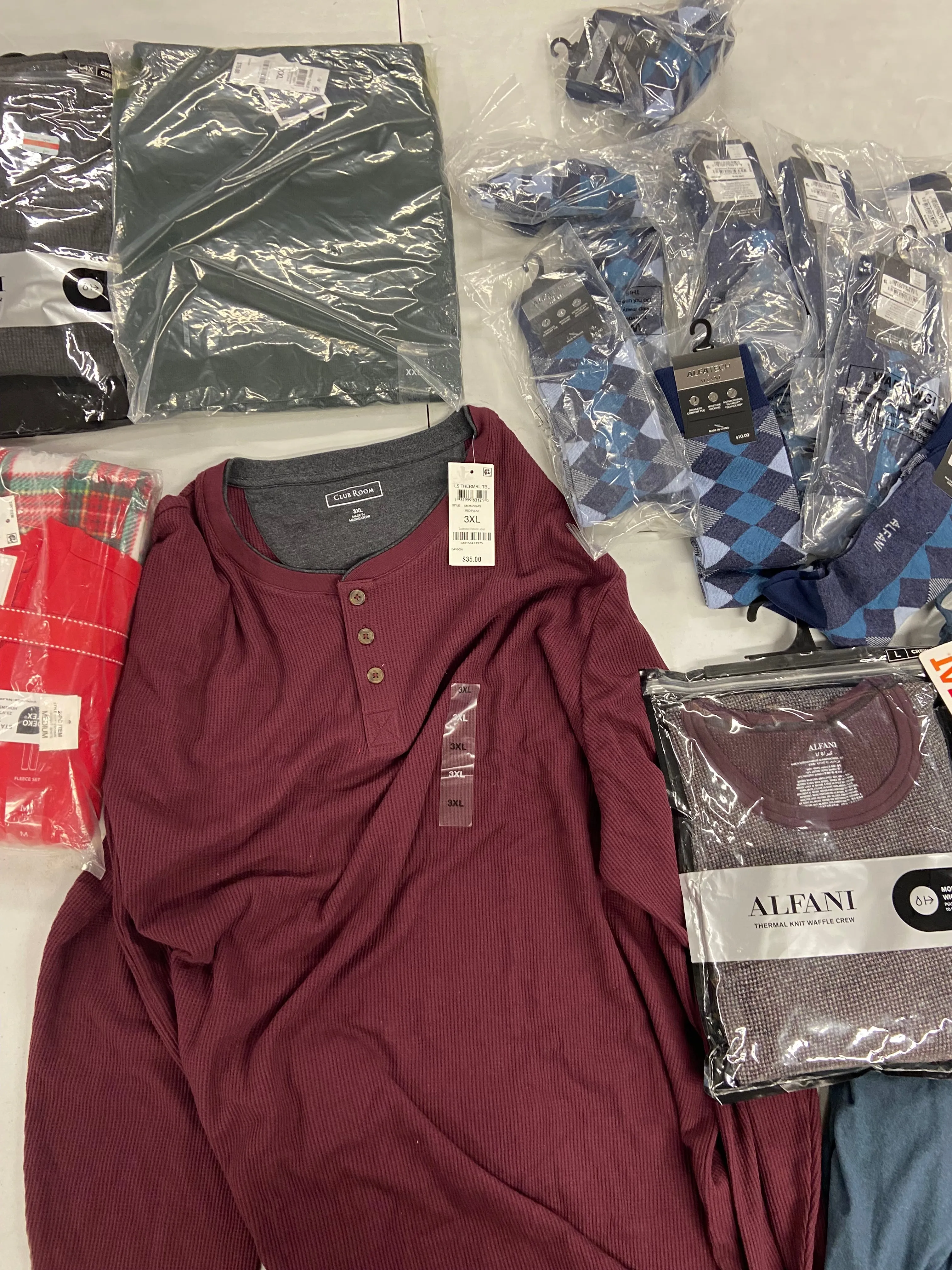 Men's Clothing Assorted Wholesale Lot, 32 DEGREES, CLUB ROOM, ALFANI, 18 items, Shelf Pulls, MSRP $369