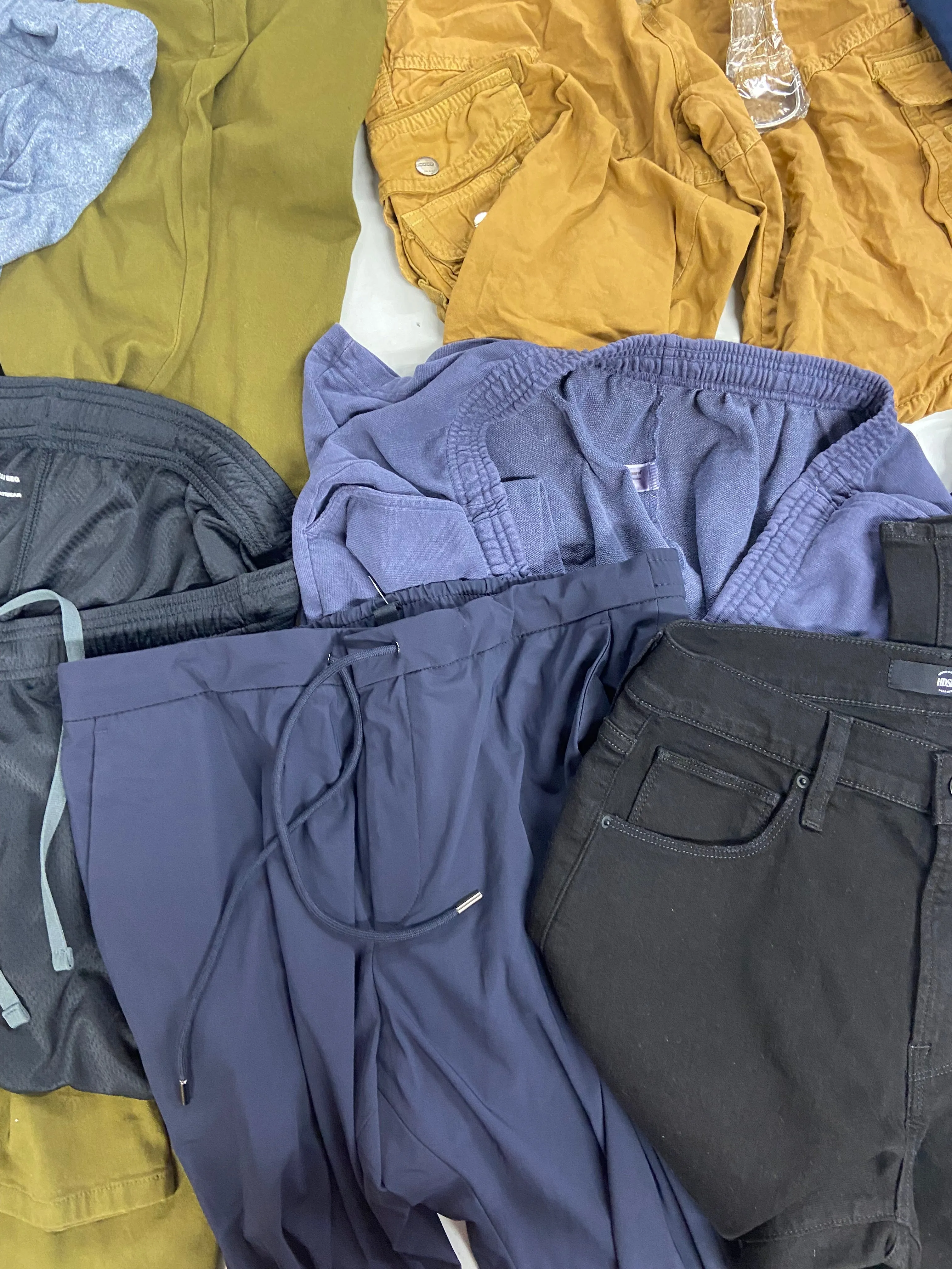 Men's Clothing Bottoms HUDSON, HUGO BOSS, UNDER ARMOUR, AMERICAN APPAREL, GALAXY and more, Wholesale Lot, 10 items, Shelf Pulls, MSRP $665