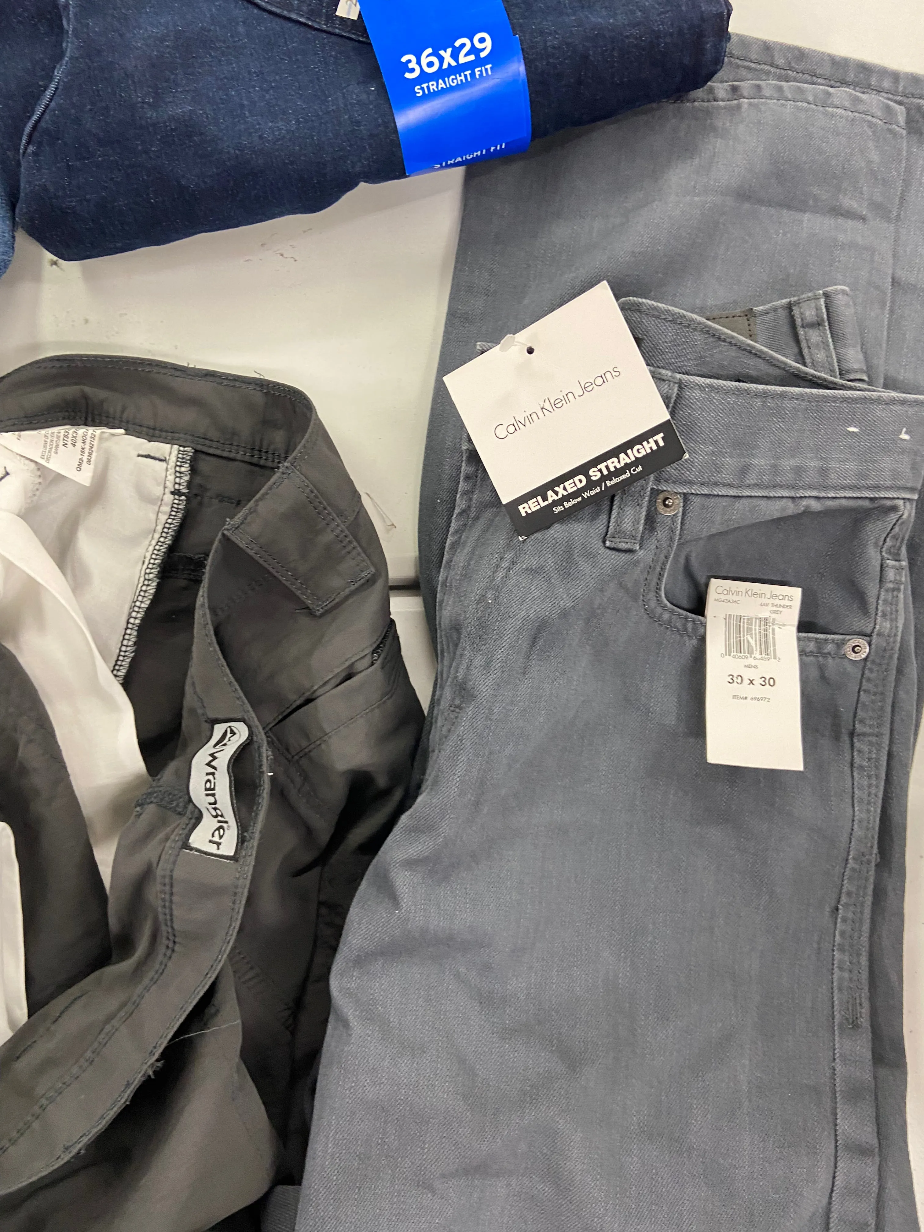 Men's Clothing Pants & Jeans Wholesale Lot, CALVIN KLEIN JEANS, WEATHERPROOF , GERRY, IZOD, ORVIS and more, 9 items, Shelf Pulls, MSRP $604