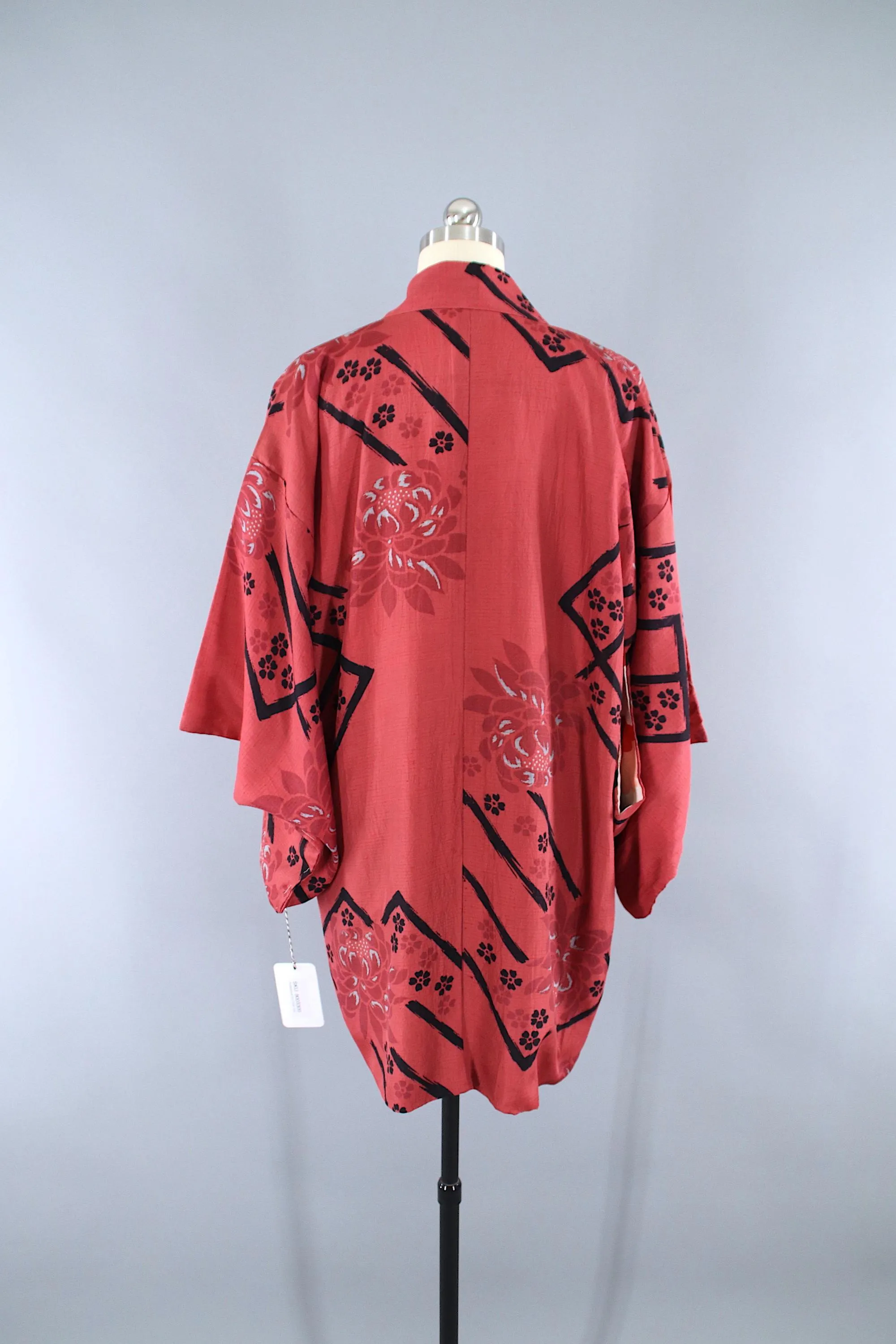 Vintage 1940s Silk Haori Kimono Jacket / Red & Black Floral Raw Silk