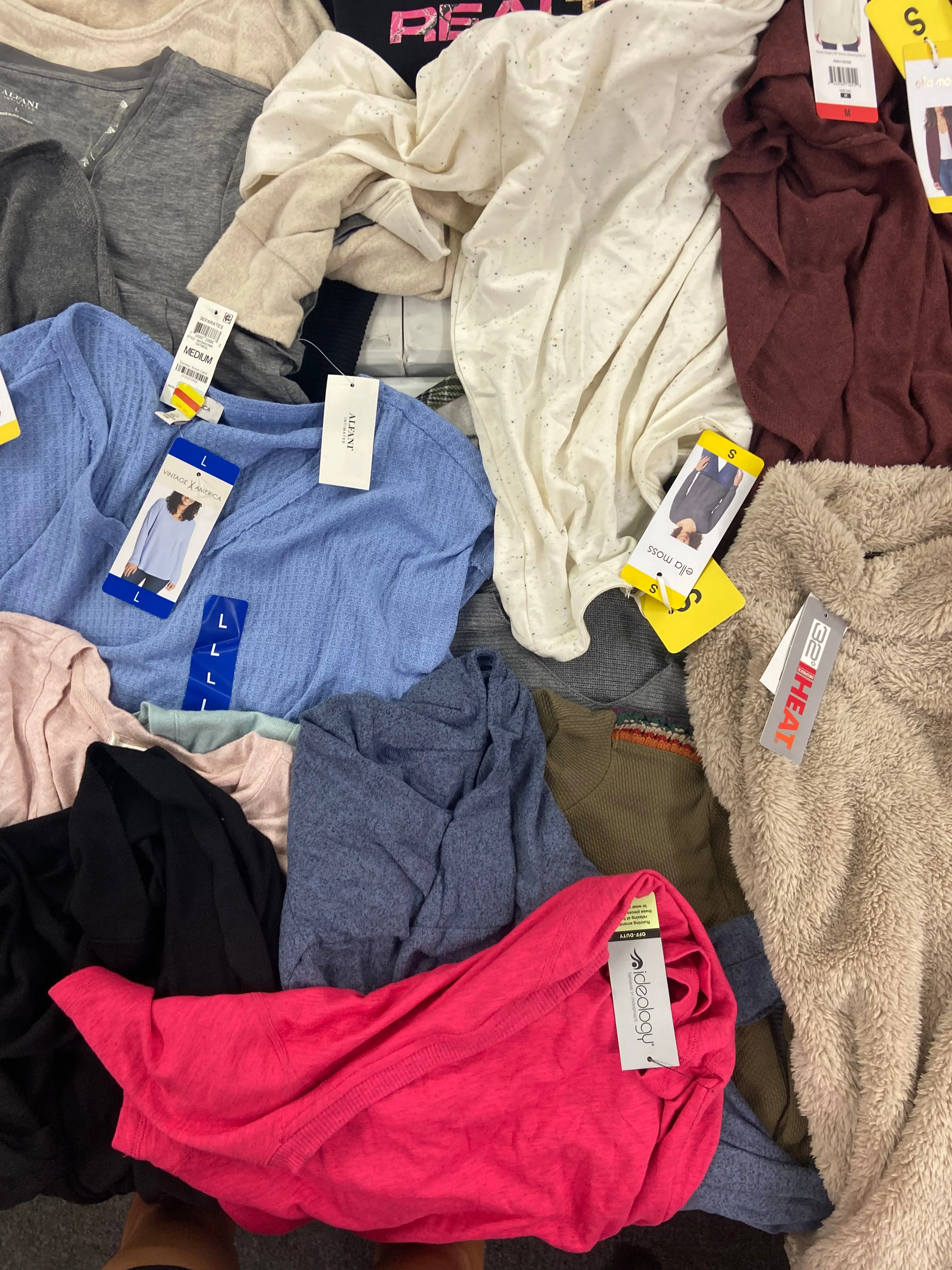 Women's Clothing Tops Wholesale Lot, FREE PEOPLE, ELLA MOSS, 32 DEGREES, ALFANI, AMERICAN APPAREL and more, 18 items, Shelf Pulls, MSRP $848