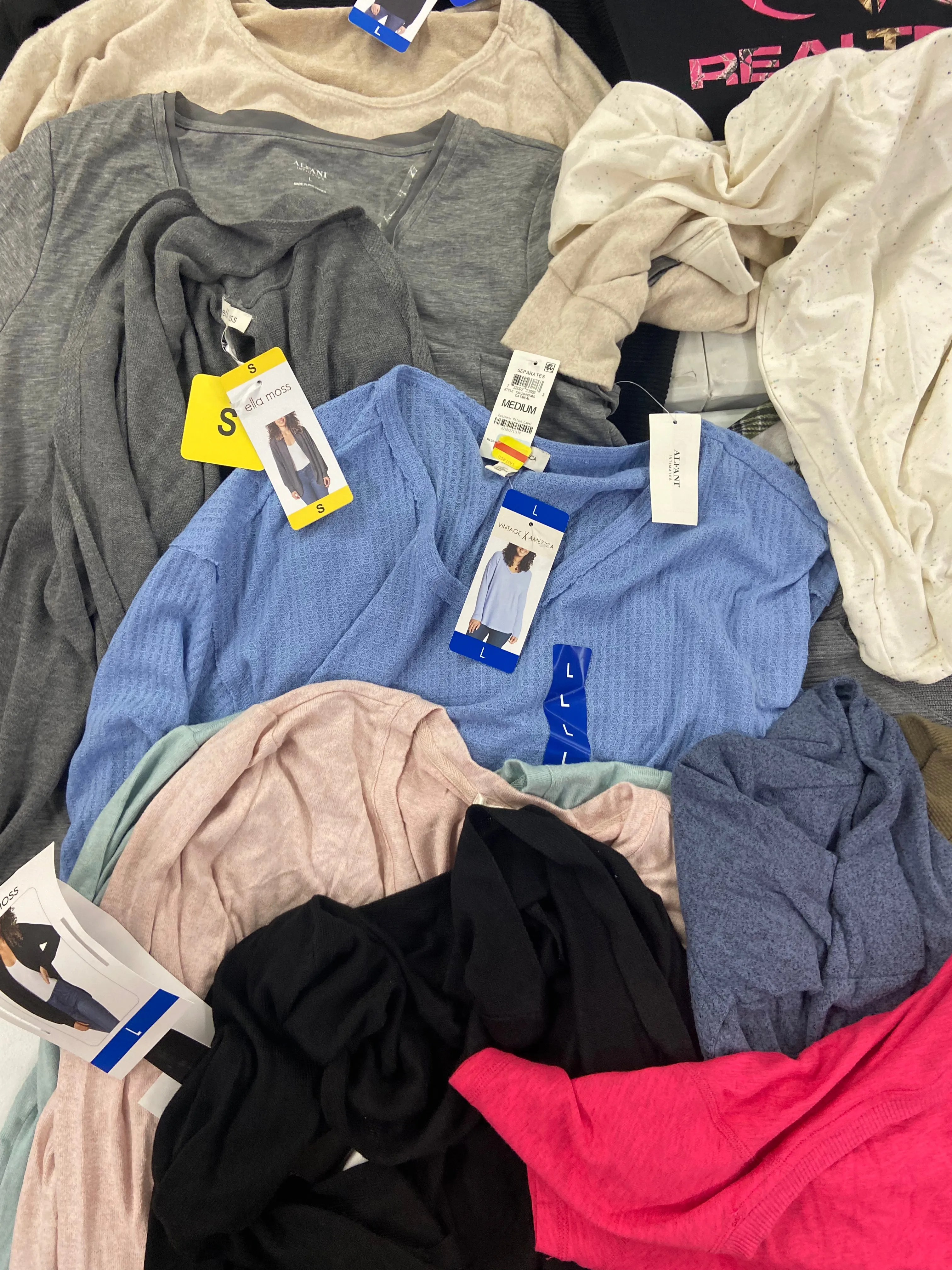 Women's Clothing Tops Wholesale Lot, FREE PEOPLE, ELLA MOSS, 32 DEGREES, ALFANI, AMERICAN APPAREL and more, 18 items, Shelf Pulls, MSRP $848