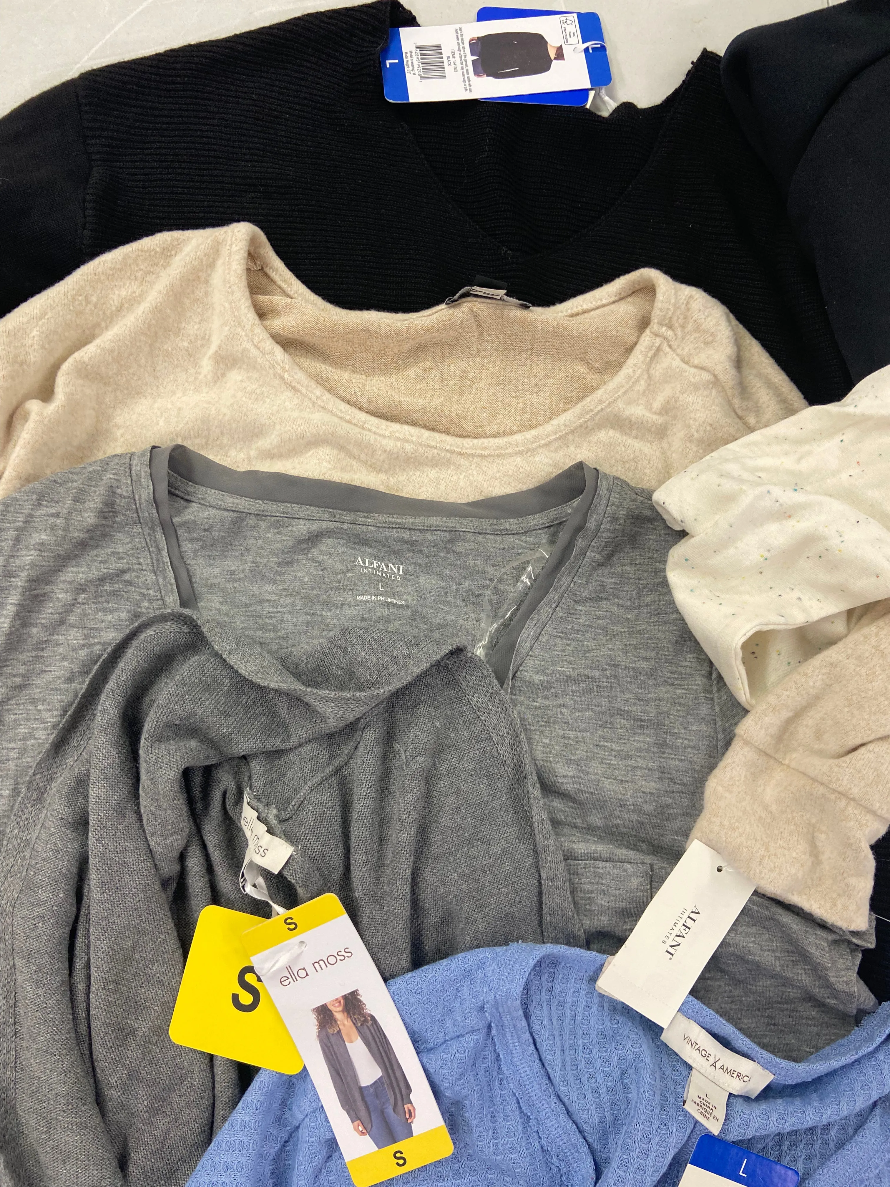 Women's Clothing Tops Wholesale Lot, FREE PEOPLE, ELLA MOSS, 32 DEGREES, ALFANI, AMERICAN APPAREL and more, 18 items, Shelf Pulls, MSRP $848